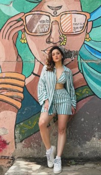 9319099832 Defence Colony Escorts Call Girls, Incall Service 24*7 Vip